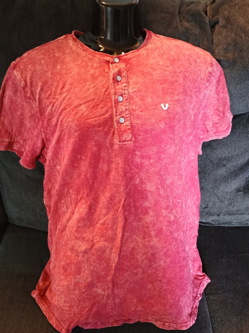 True Religion Men’s XL Red Acid Wash Henley T-Shirt Horseshoe Logo Y2K